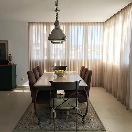 Beach House Brotonss Apartment