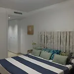 Beach House Brotonss *